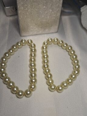 Classic Ivory Pearl Stretch Bracelet - Women Jewelry